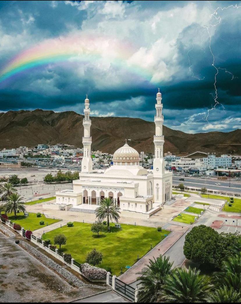فندق الرستاق Takham Esterno foto